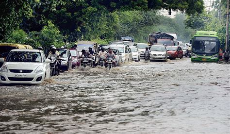 Delhi residents get 72-hour flood warning: Low-lying areas face evacuation as Haryana drains ...