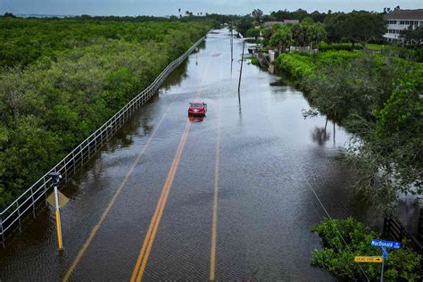 2 Killed in Weather-Related Crashes in Florida amid Hurricane Idalia