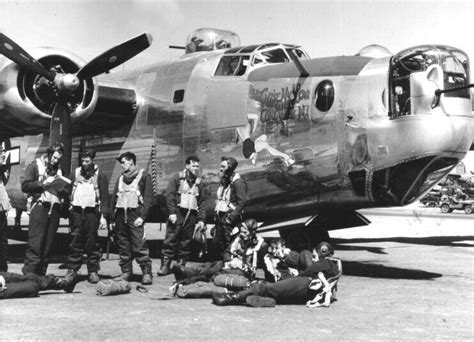 B-24 Consolidated Liberator bomber crew during World War II. | WW2 ...