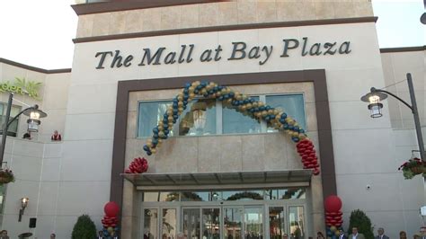 $300M Mall at Bay Plaza opens for business in the Bronx | Bronx, Mall, Plaza