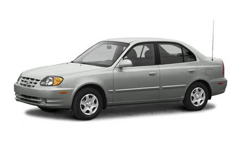 2004 Hyundai Accent Specs, Safety Rating & MPG - CarsDirect