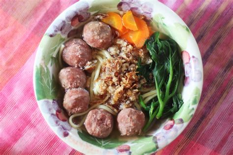 How to Make Mee Bakso (Indonesian Meatball and Noodle Soup) Recipe