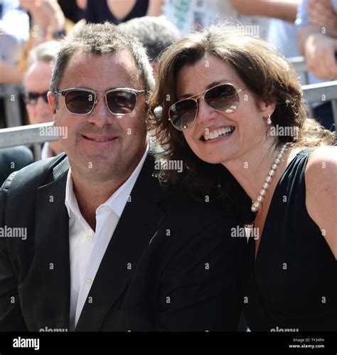 Vince gill wife hi-res stock photography and images - Alamy