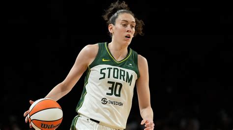 Breanna Stewart chooses New York Liberty over Seattle Storm | king5.com