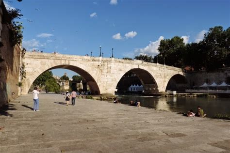 Retiring Guy's Digest: Tiber River Bridges in Rome