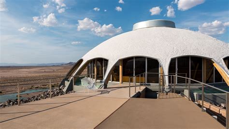 Futuristic Volcano House Gazes at the Stars in the Mojave Desert | Yatzer