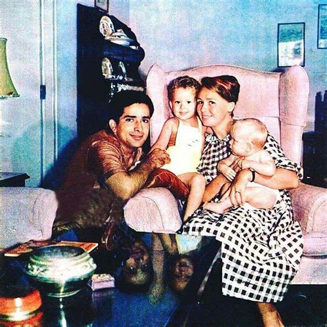 Rare pic of Shashi kapoor family | Vintage bollywood, Bollywood ...