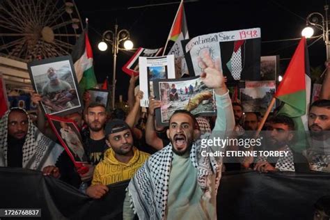 In Solidarity With Gaza Photos and Premium High Res Pictures - Getty Images