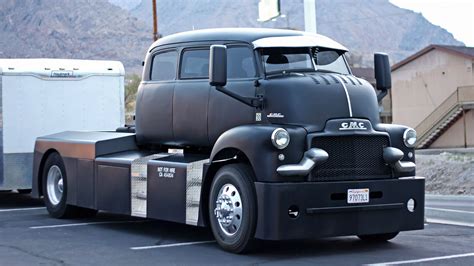 GMC Cab-Over/Suburban/Kenworth D300 pull truck (article in comments) [1920x1080] : r/carporn