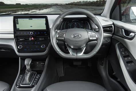 Hyundai Ioniq (2020) Interior Layout, Dashboard & Infotainment | Parkers