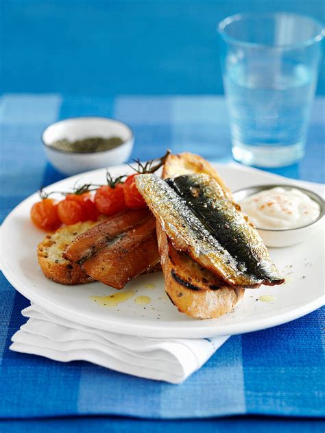 Scottish breakfast: kippers on toast – License Images – 12410093 StockFood