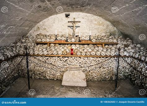 Hallstatt/Austria- December 26, 2019: House Decorated With Beautiful ...