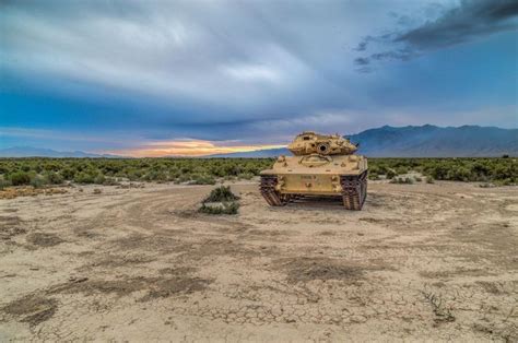 Abandoned Tank Decaying in the Desert [1920 x 1277] • /r/AbandonedPorn | Abandoned, Military ...