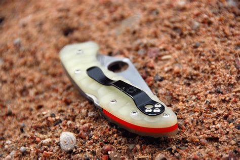 Spyderco Delica 4 custom scales (v.14) | G10.lt Custom Made Scales