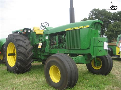 John Deere 4520 Fiche technique / Info - Tout sur le John Deere 4520