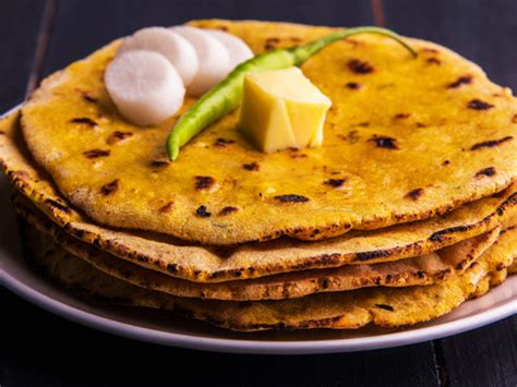 Makki Ki Roti Recipe: How to make Makki Ki Roti Recipe for Lohri at ...