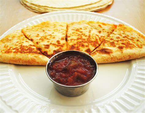 Cheese Quesadilla - How to Make Cheese Quesadilla - Recipe Treasure