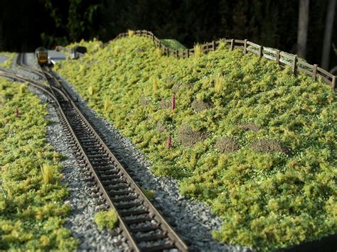 model rr layouts scenic ridge | More crushed foam weeds were added to develop theground cover ...