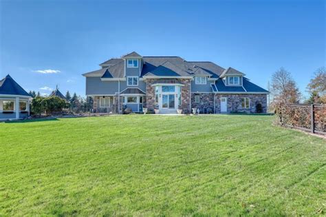 W311N6886 Club Cir W, Hartland, WI 53029 | MLS# 1857665