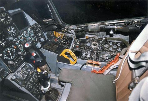 File:Fairchild Republic A-10A Thunderbolt II cockpit 4 USAF.jpg - Wikimedia Commons