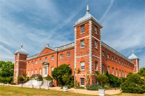 Osterley Park - History, Travel, and accommodation information