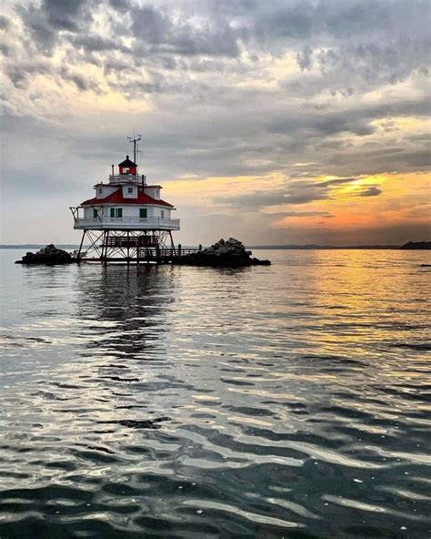 Thomas Point Lighthouse on the Chesapeake Bay | Thomas point lighthouse ...