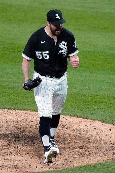 White Sox LHP Carlos Rodón throws no-hitter against Indians