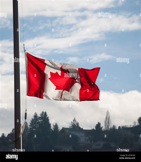 Half mast canada hi-res stock photography and images - Alamy