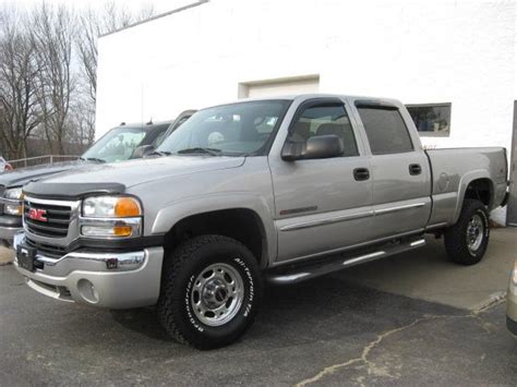 2004 GMC Sierra 2500HD - Information and photos - MOMENTcar