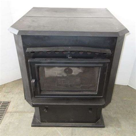 Corn/pellet stove, Magnum Countryside 3500P, burns corn or wood pellets, has been refurbished ...