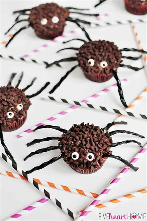 Spider Cupcakes ~ Easy & Cute Halloween Cupcakes • FIVEheartHOME