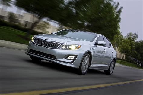 KIA Optima Hybrid Photos and Specs. Photo: KIA Optima Hybrid mod 2018 and 24 perfect photos of ...