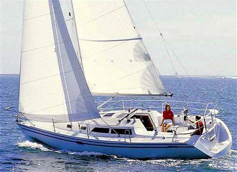 Catalina 320: Formula for Success - boats.com