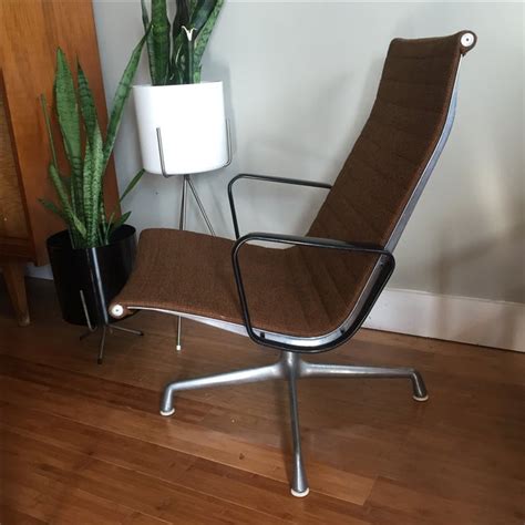 Vintage Eames Aluminum Group Chair | Chairish