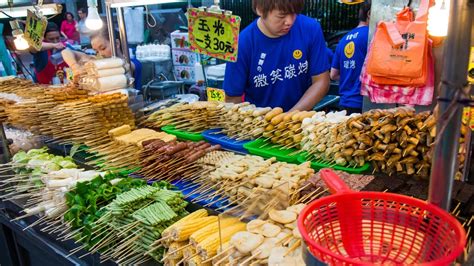 Taiwan Street Food Tour of Ningxia Night Market: AMAZING Taipei Night ...