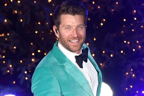 Brett Eldredge Reignites 'Glow' Live Tour With 2023 Dates