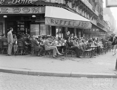 Diners At Cafe Le Dome In Paris Photograph by Bettmann - Fine Art America