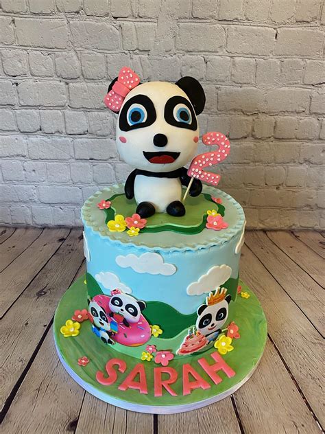 Babybus cake my friend's wife made for my daughter's birthday : r/cakedecorating