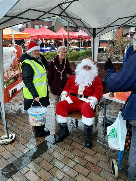 Neston Market Trader of the Year for 2022 awarded at Neston’s Friday Market – Neston Town Council