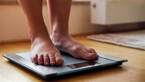 The Connection Between Sleep and Weight Loss | Top 5 Mattresses