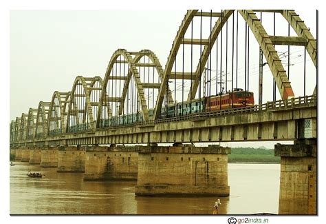 go2india.in : Train passing over the bridge on river Godavari at ...