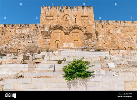 Jerusalem herod's gate hi-res stock photography and images - Alamy