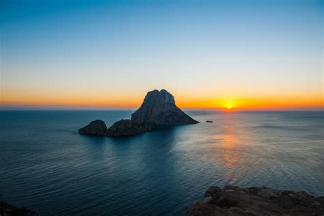 Es Vedra Sunset | Ibiza | Niche Travel Guides