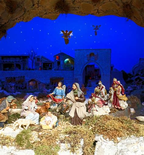 9 Italian Christmas Traditions You'll Love - PureWow