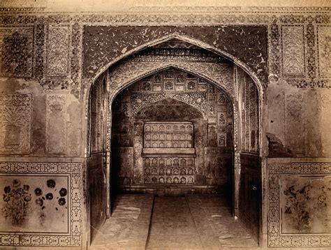File:Interior of the Taj Mahal, India Wellcome V0037719.jpg - Wikimedia ...