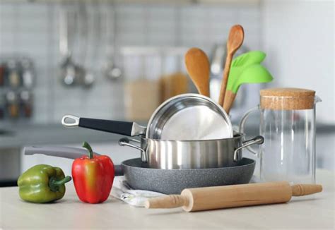 Ceramic Vs Stainless Steel Cookware – What’s The Difference? - Foods Guy