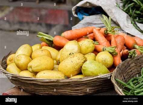 Fresh produce on the local market in India Stock Photo - Alamy