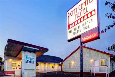 Where Cushy and Quaint Meet on Oregon Coast: Seaside's City Center Motel