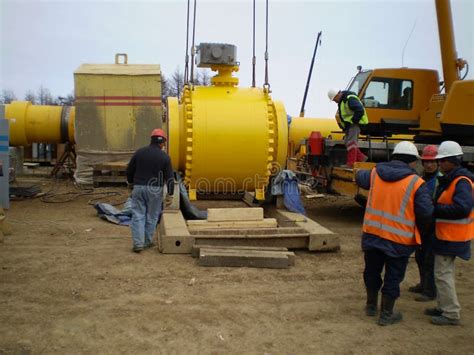 Construction of an Oil and Gas Pipeline. Editorial Stock Image - Image of maintenance ...