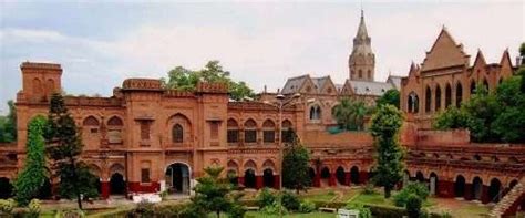 Tower of GC University Lahore – Ravi Magazine